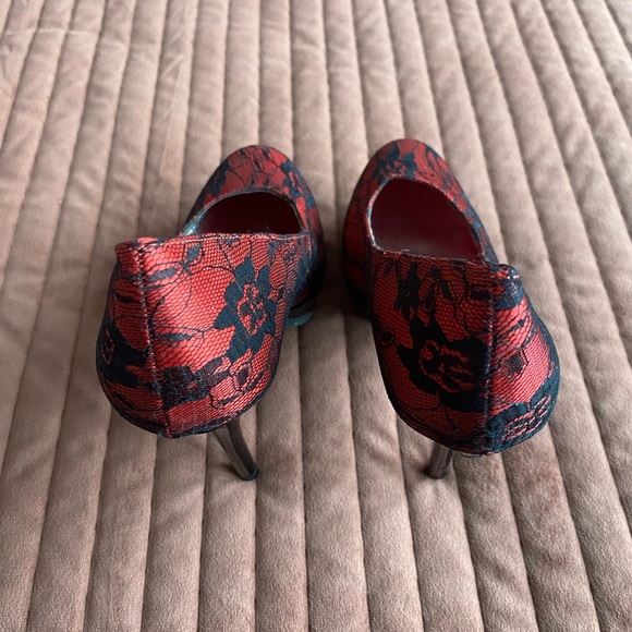 Dollhouse Black/Red Pump Heels - Picture 3 of 7